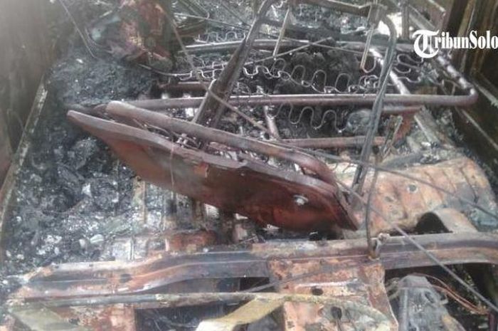 Suzuki Carry berubah wujud dalam sekejap usai terbakar di Wonogiri