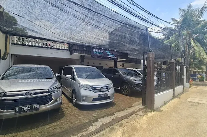 Showroom mobil bekas Doyan Mobil di Jakarta Selatan