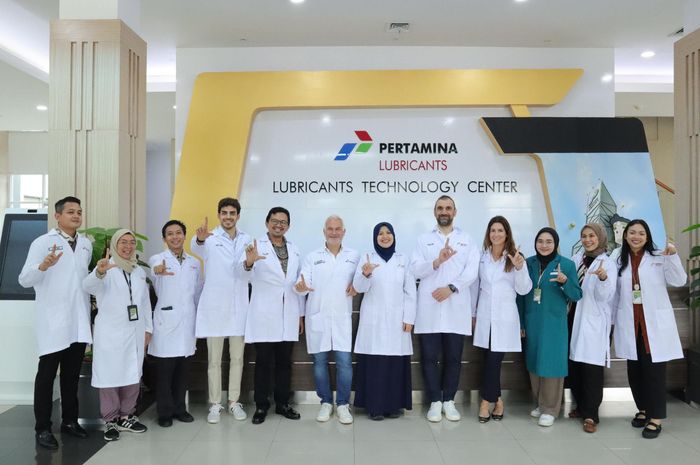 Kunjungan tim Lamborghini ke Lubricants Technology Center (LTC) milik PT Pertamina Lubricants (PTPL) di Plumpang, Jakarta Utara, pada Rabu (7/5/2025).
