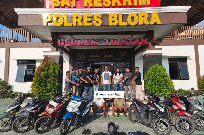 Satreskrim Polres Blora amankan tiga pria pelaku pencurian motor yang telah beraksi di 10 lokasi berbeda-beda