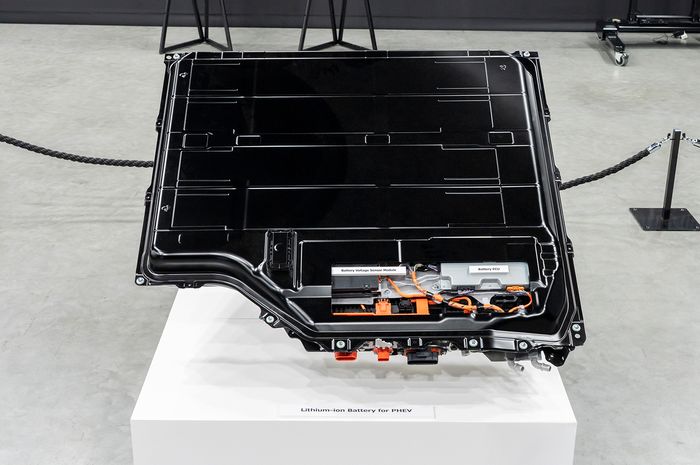 Ilustrasi produk kerjasama berupa baterai mobil listrik