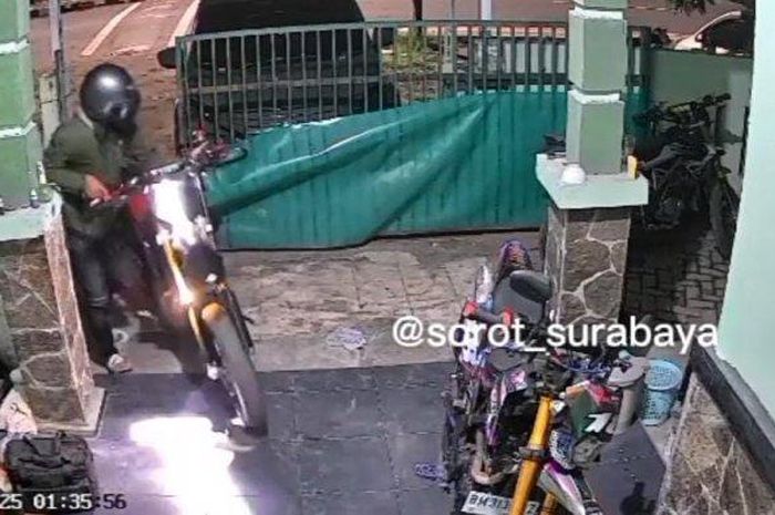 Mes tentara disatroni maling, satu KLX150L lenyap hitungan menit