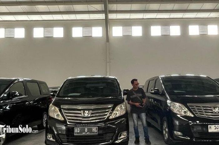 Aset mobil-mobil operasional milik Sritex yang nantinya akan dijual untuk bayar utang