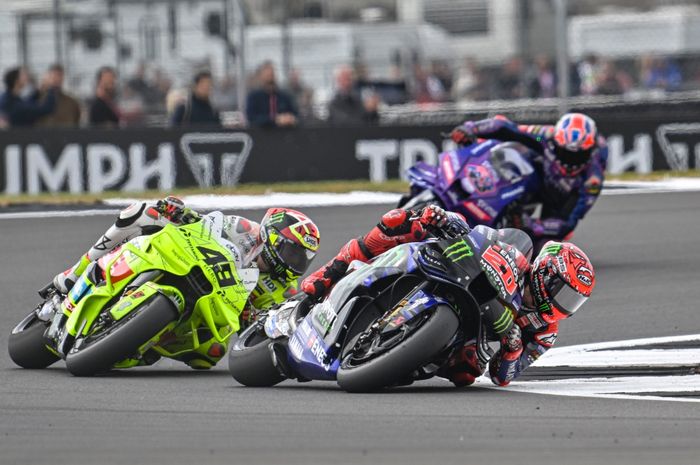 Fabio Quartararo sempat memimpin pada awal sprint MotoGP Inggris 2025