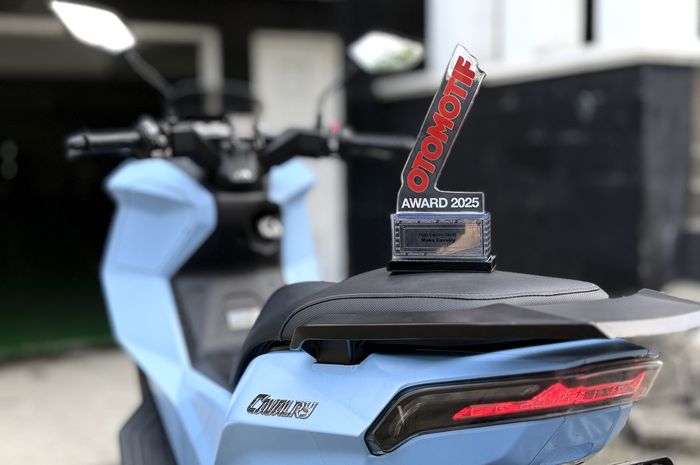 MAKA Cavalry sabet gelar Best of High Electric Skutik di Otomotif Award 2025