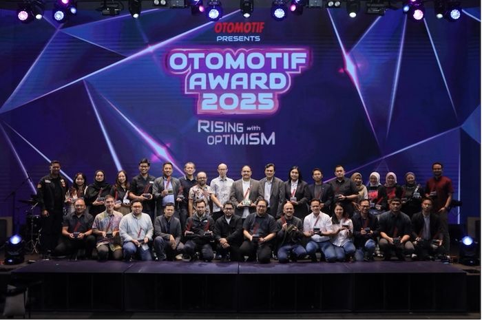 Adora buatan Indomobil Emotor berhasil meraih penghargaan &ldquo;Best Medium Electric Skutik&rdquo; dalam ajang Otomotif Award 2025