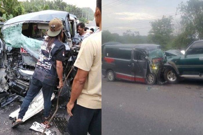 Kondisi kendaraan yang alami kecelakaan antara ambulans dengan Toyota Land Cruiser di jalan lintas timur Sumatra di Kabupaten Pelalawan, Riau, Minggu (1/6/2025). Dua orang meninggal dunia, kemudian dua lainnya alami luka berat 
