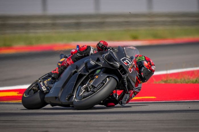 Pecco Bagnaia mencoba fairing baru Ducati di tes Aragon