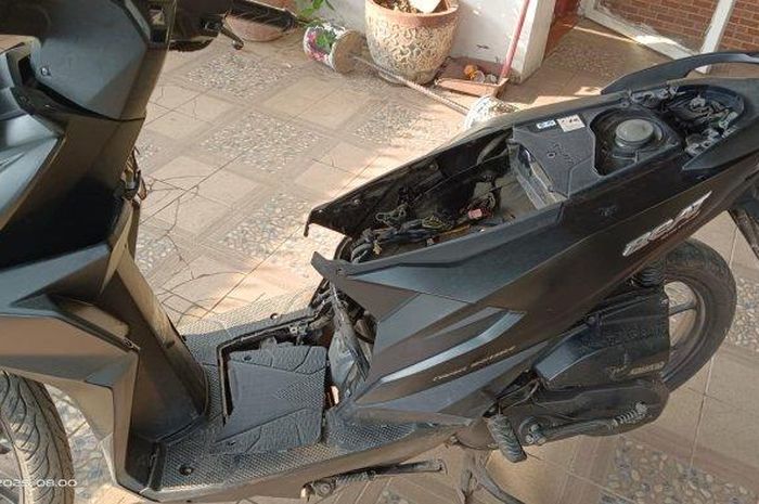 Honda BeAT milik warga desa Cipinang, Cibatu, Purwakarta, Jawa Barat yang beberapa part mesinnya dicuri, bodi dan rangka ditinggal