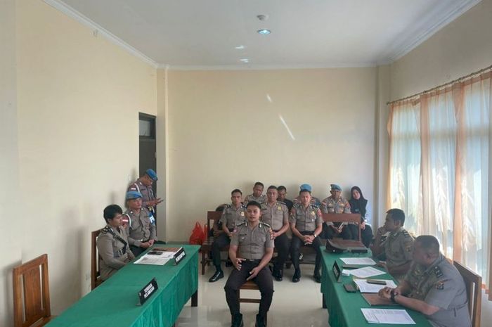 Sidang pemecatan dengan tidak hormat kepada Anggota Satlantas Polres Kupang Kota, Briptu MR karena lecehkan siswi SMK saat proses tilang di jalan