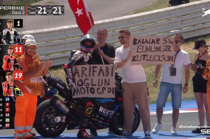 Toprak Razgatlioglu selebrasi dengan nama Arif dan MotoGP