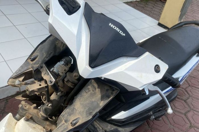 Honda BeAT milik pelaku maling motor yang gagal menggondol Honda CBR150R di Kampung Sukatinggal, Desa Patrolsari, Arjasari, kabupaten Bandung, Jawa Barat