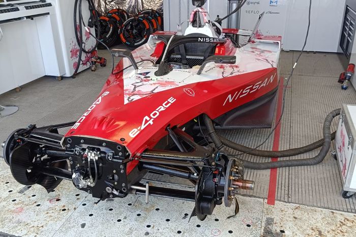 Jelang Formula E Jakarta Nissan Formula E Team memperkenalkan paddock tim balapnya.