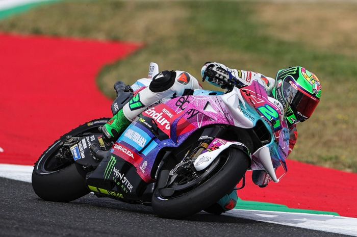 Franco Morbidelli dianggap main kotor lagi nabrak Maverick Vinales di balapan MotoGP Italia 2025