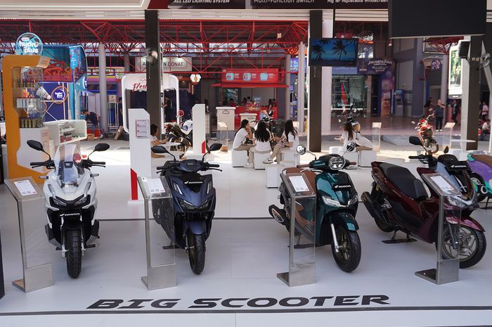 Deretan motor Honda di Jakarta Fair Kemayoran 2025