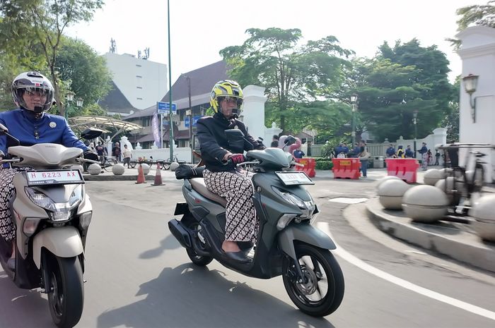 Jangan Salah Pilih, Ini Bedanya Yamaha Gear Ultima Hybrid Tipe Standar dan S Version