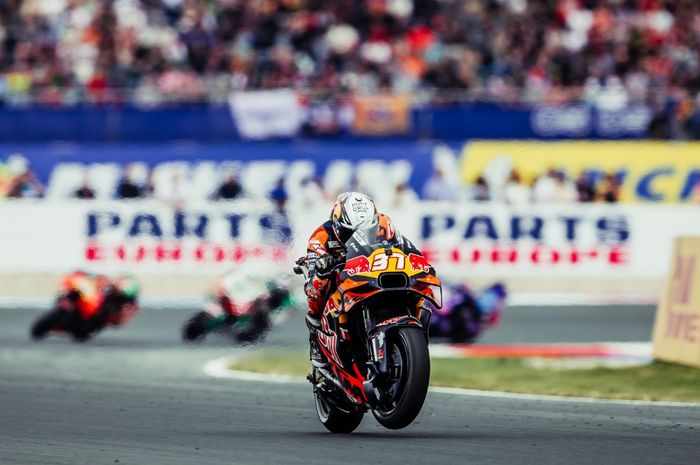 Pedro Acosta langsung dilarikan ke rumah sakit usai finis balapan MotoGP Belanda 2025