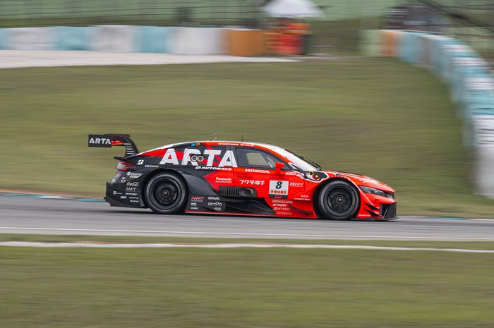 Ilustrasi Tim ARTA dengan Honda Civic Type R GT.