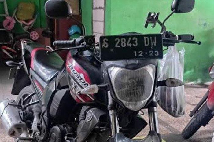 Yamaha Byson warga Kepuhbaru, Bojonegoro hilang dimaling di garasi rumah kos Jl Bratang Wetan, Ngagelrejo, Wonokromo, Surabaya, Jawa Timur