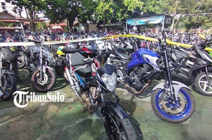 Puluhan motor milik para pesilat diamankan polisi. ulah pakai knalpot brong 