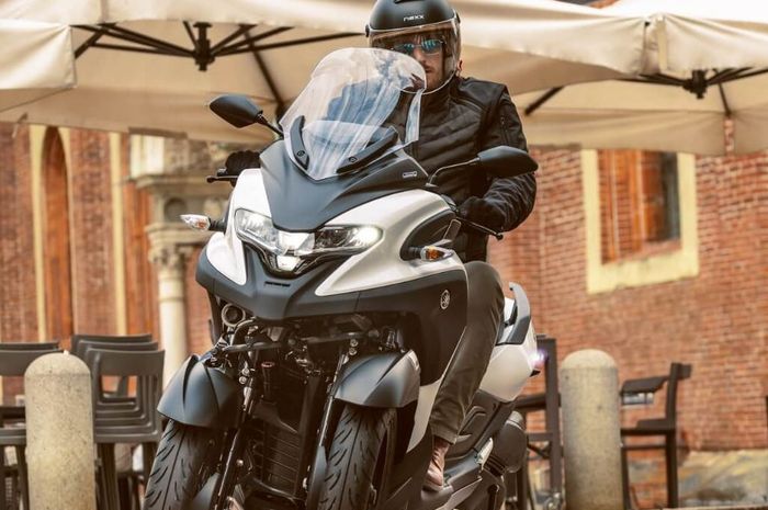 penampakan motor roda tiga Yamaha Tricity 300 yang konsumsi BBM nya irit tembus 32 km per liter