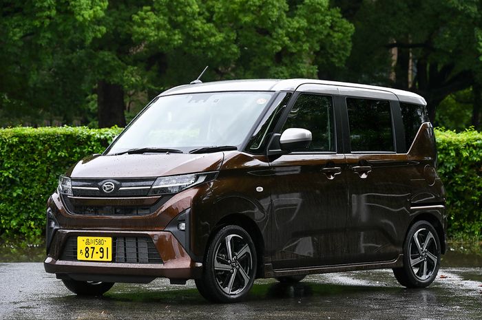 Daihatsu Move RS terbaru.