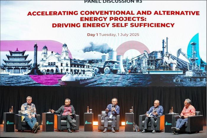 Tahun ini, JCS mengusung tema &ldquo;Sustainable Energy Resilience: Indonesia&rsquo;s Path to Self-Sufficiency&quot; 