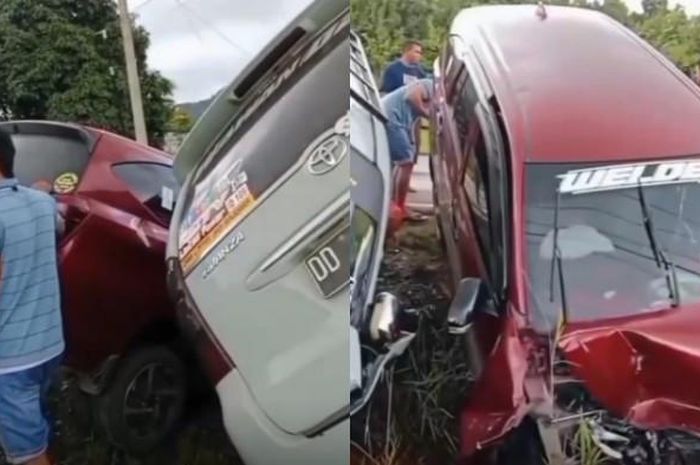 Avanza dan Sigra sama-sama remuk usai beradu banteng di jalan Trans Sumatera