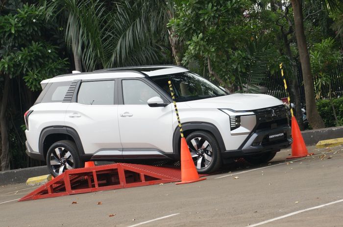 Mitsubishi Destinator dengan ground clearance tinggi