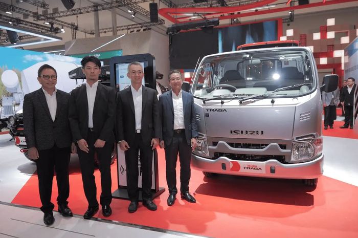 Isuzu Traga 50th Special Edition hadir di booth Isuzu GIIAS 2025 sebagai salah satu dari 6 model yang dibawa PT IAMI sebagai solusi berbagai kebutuhan