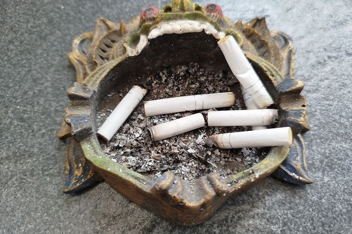 Ilustrasi puntung rokok filter