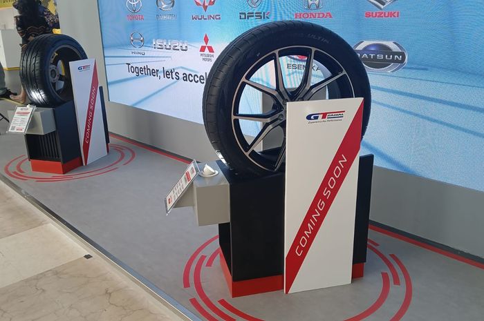 Ban GT Radial Champiro GTX PRO 2 dan Champiro ULTIMATE di Booth PT Gajah Tunggal selama GIIAS 2025