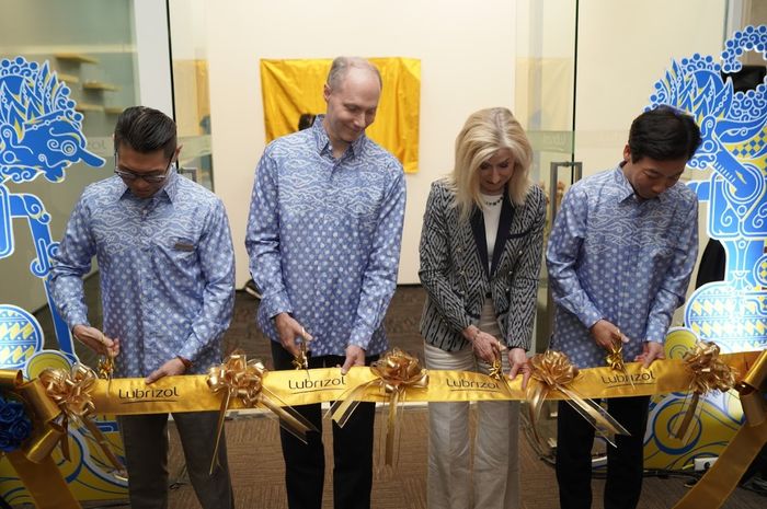 Jajaran direksi Lubrizol resmikan pembukaan kanator baru di Jakarta