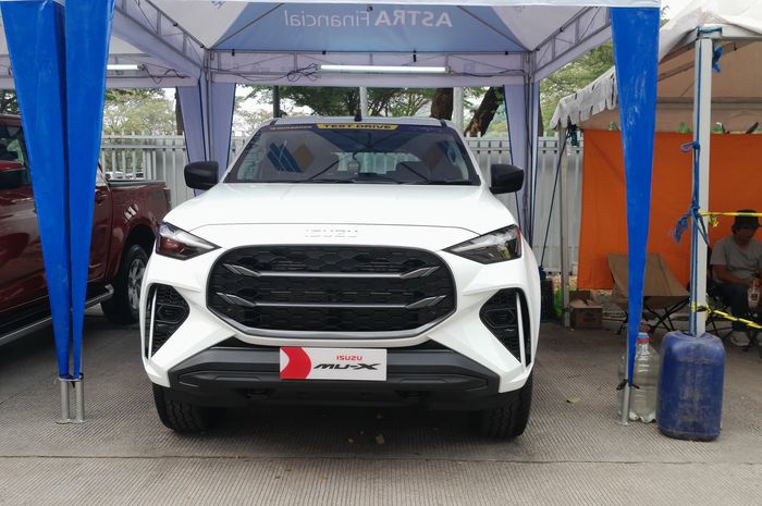 Test Drive Isuzu New MU-X 4 WD di GIIAS 2025