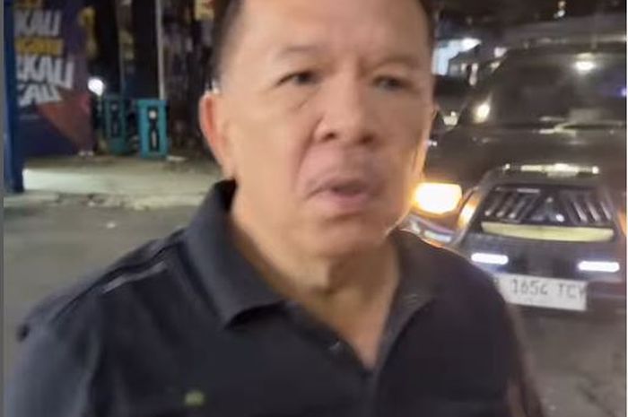 Pria paruh baya pengemudi Mitsubishi Pajero Sport yang mengamuk pamer pistol dan mengaku aparat di Jl Jombang Raya, Pondok Jaya, Pondok Aren, Tangerang Selatan, (31/7/25)