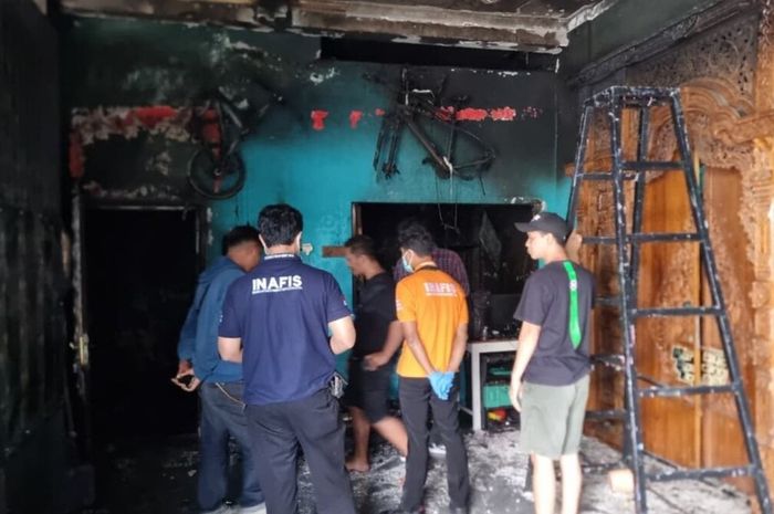 Bengkel 'Rumah Karbu Racing Jogja' di Banguntapan, Bantul, Yogyakarta terbakar habis berikut kunci-kunci dan sebuah Kawasaki Ninja