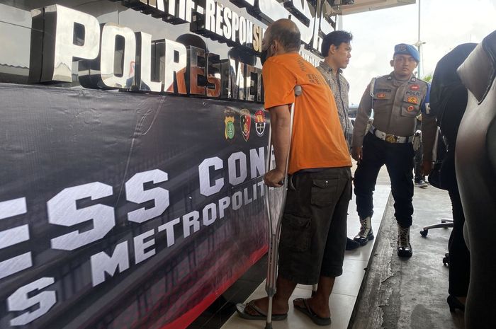 Bos bengkel Vespa ternama di Bekasi dibekuk polisi karena kasus penipuan yang rugikan korban Rp 2 miliar