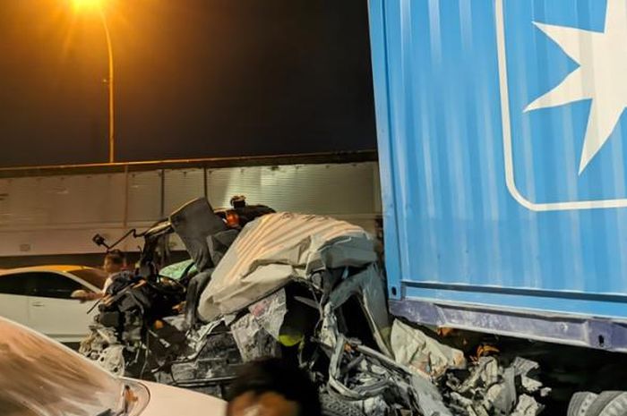 Ilustrasi truk mengalami rem blong