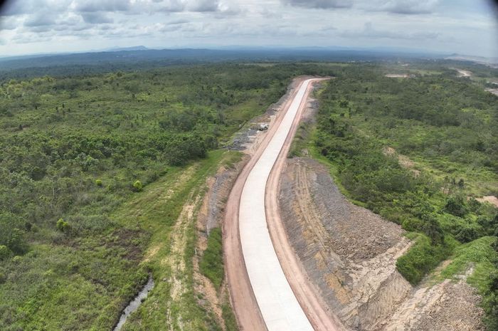 Jalan Nasional Simpang Perdau-Batu Ampar, Kalimantan Timur yang menggunakan Metode Cakar Ayam Modifikasi (CAM)