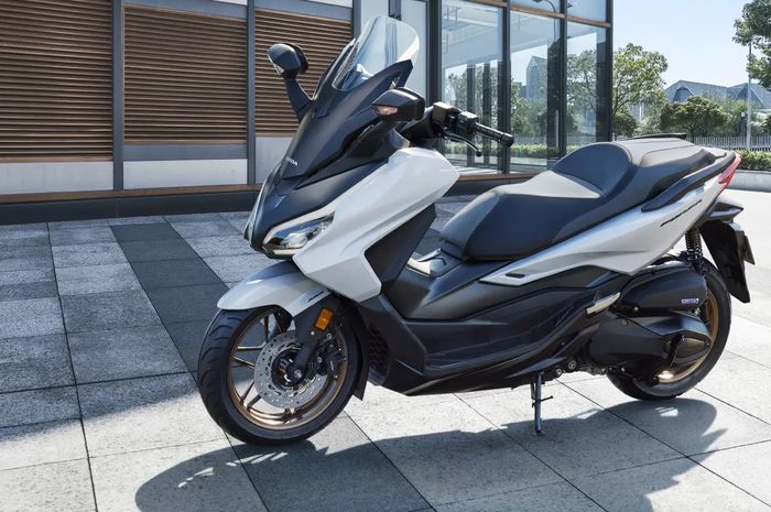 Honda Forza 250 generasi terbaru