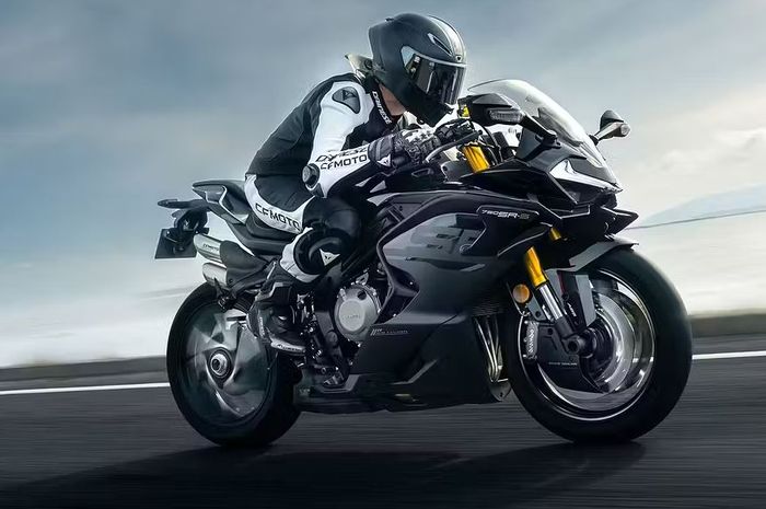 penampakan motor sport baru CFMoto yang menggendong mesin 750 cc 4-silinder