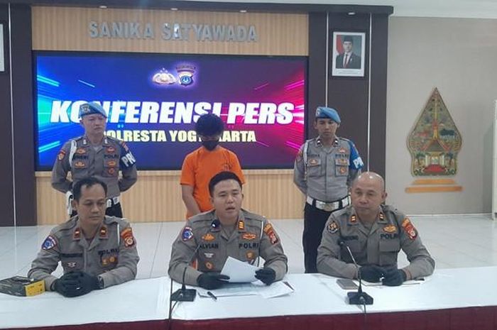 Pengemudi honda Jazz yang tabrak dua pemotor di Yogyakarta ditetapkan jadi tersangka