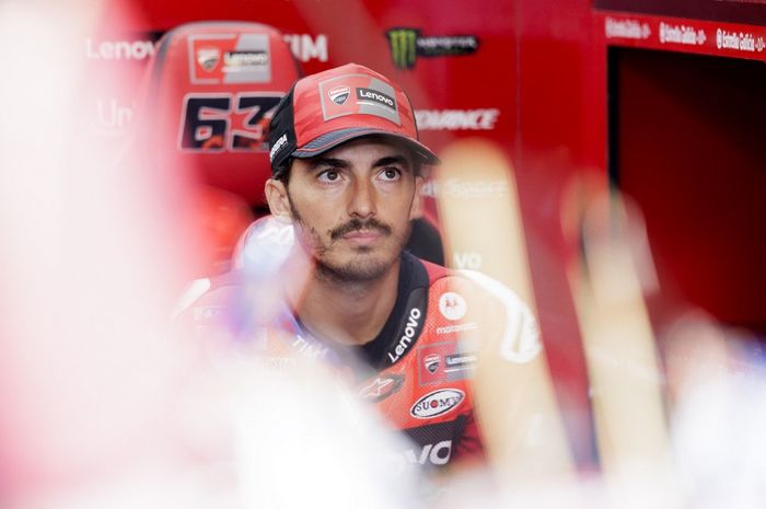Pembalap Ducati Lenovo, Francesco Bagnaia, berada di pit pada balapan MotoGP Austria 2025 di Red Bull Ring, Minggu (17/8/2025).