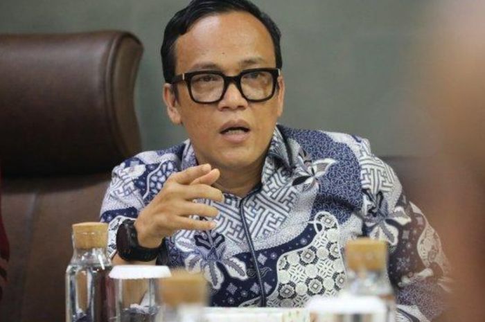 Wakil Menteri Ketenagakerjaan RI (Wamenaker) Immanuel Ebenezer terjaring OTT KPK, punya koleksi motor mahal 2 unit Ducati dan Yamaha NMAX. 