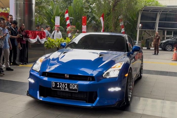 Terungkap pelat nomor Nissan GT-R R35 yang jadi barang bukti OTT Wamenaker pakai pelat palsu
