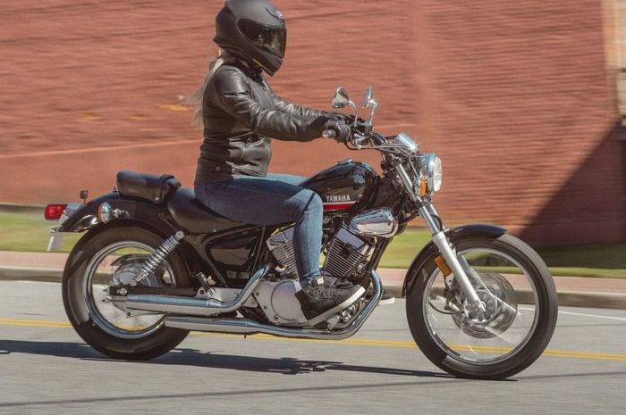 penampakan cruiser V-Twin Yamaha V-Star 250 model 2025