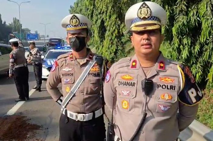 Kompol Dhanar. Truk terseret hingga 6 km