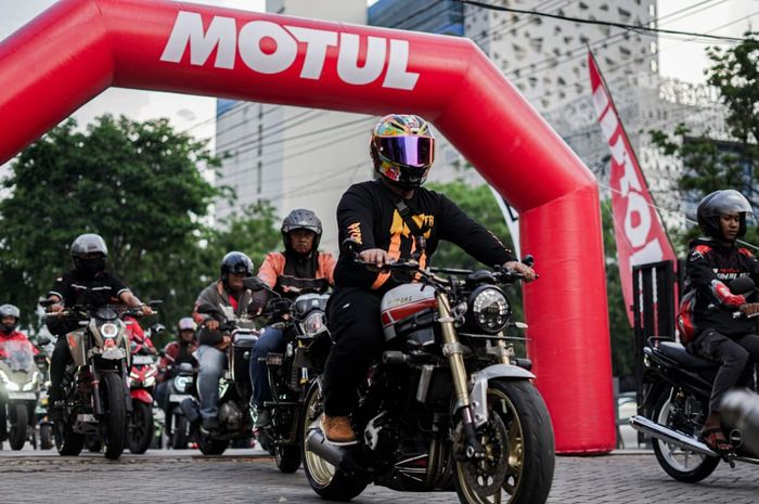 Ratusan bikers ramaikan gelaran Motoride di Banjarmasin, Kalimantan