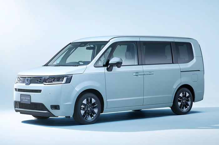 Honda Step WGN e:HEV Air tersedia di Jepang.