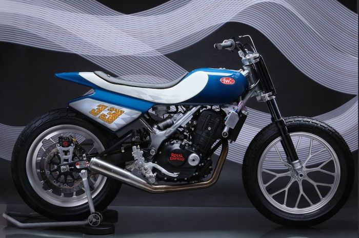 Motor kustom Royal Enfiled Groove FT 450 yang meluncur di Custom War 2025